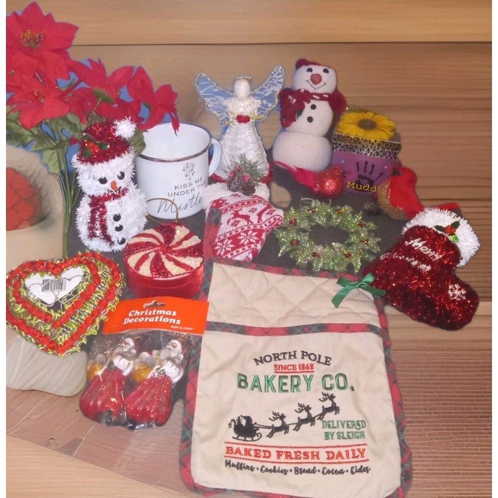 Junk Drawer Christmas Decorations Snowmen Poinsettia Ornament‎ Mug Stocking Bird
